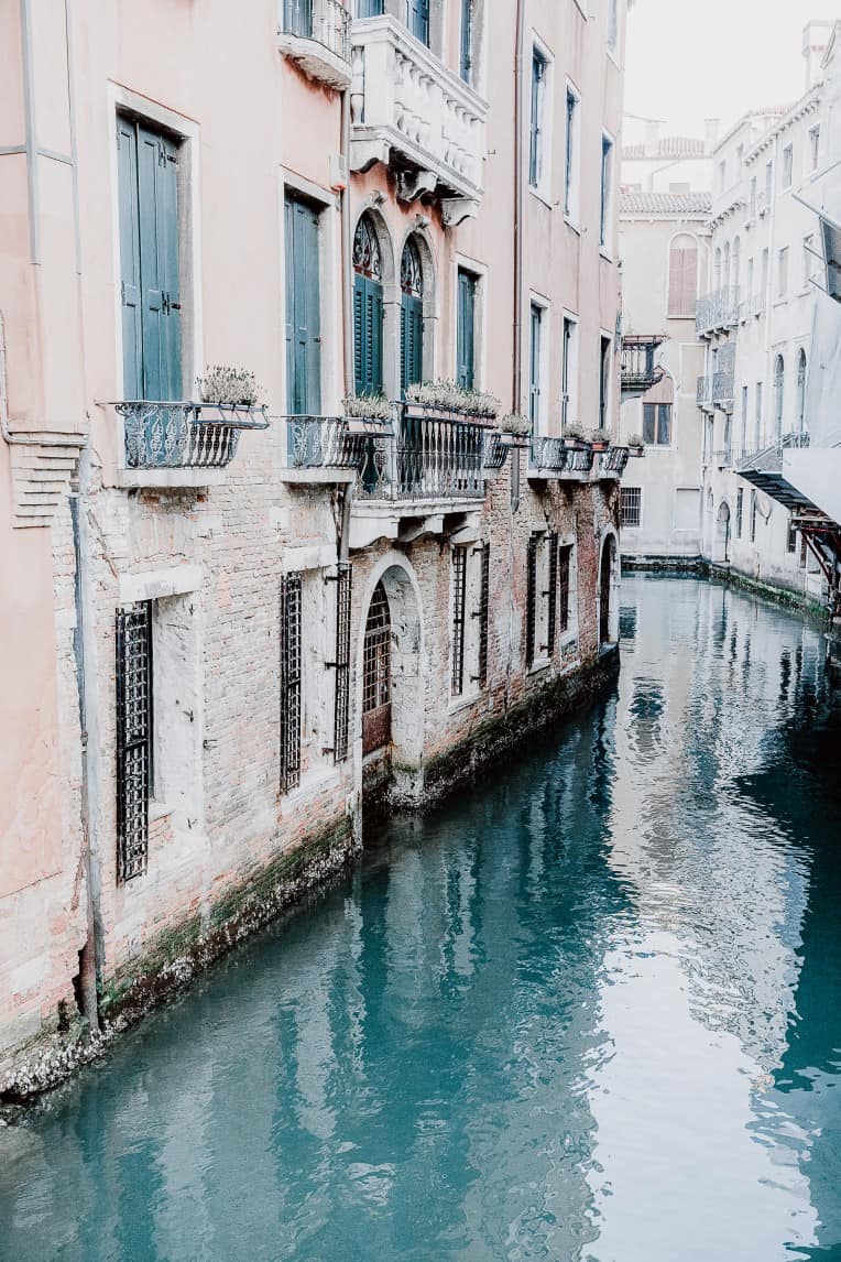 Hochzeitsinspiration "Amore Mio" - Venedig, Impressionen am Kanal | marygoesround.de