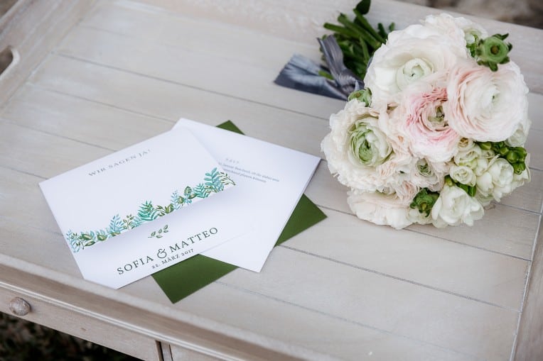 Hochzeitsinspiration "Amore Mio" - Venedig, Hochzeitseinladung - schlicht und floral (grün, weiß) | marygoesround.de